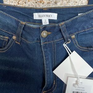 Ellen Tracy Vienna Wash Mid Rise Skinny Jeans size 2 NEW
